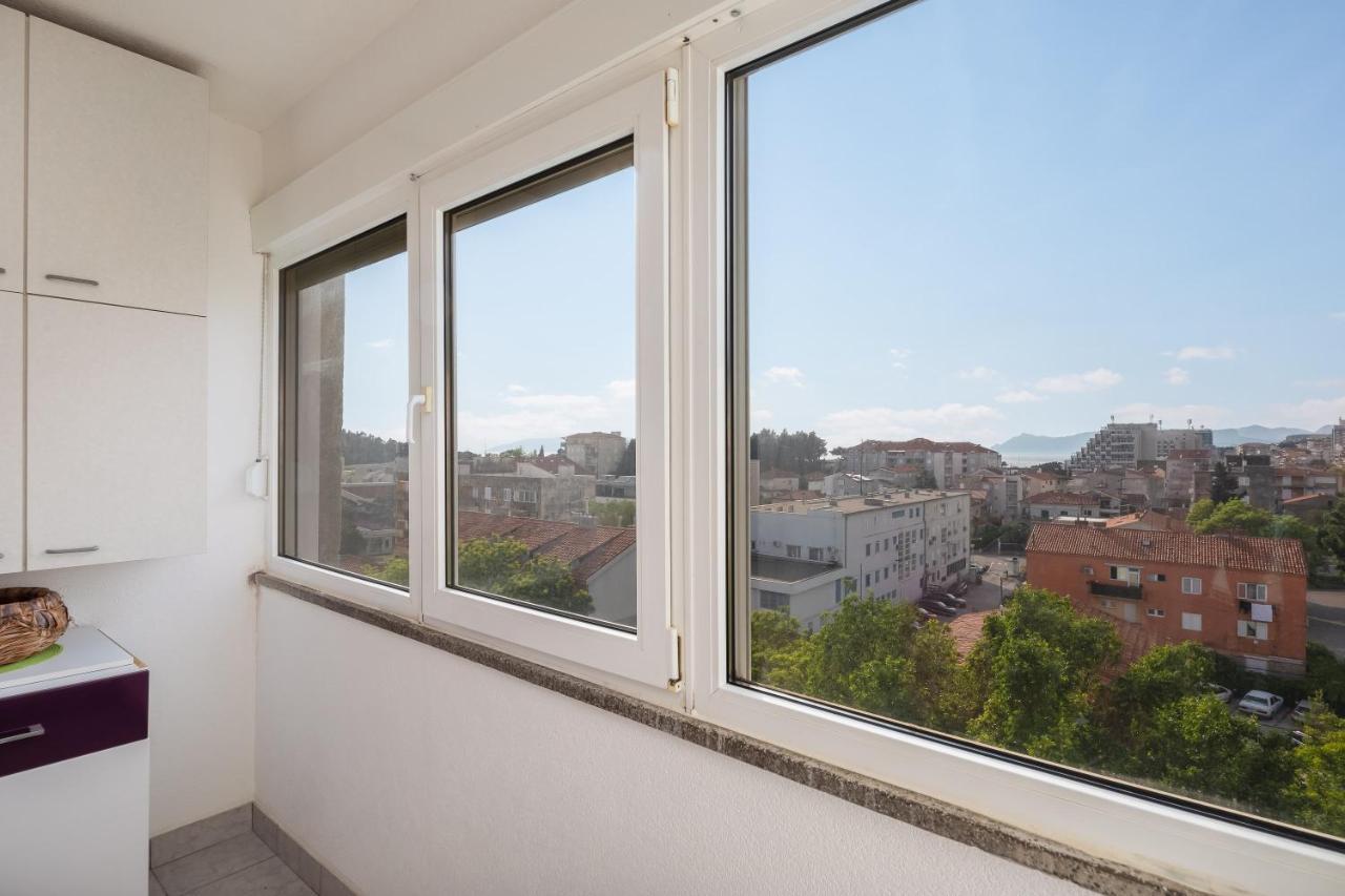 Edita - Apartment In Town Centre Макарска Екстериор снимка