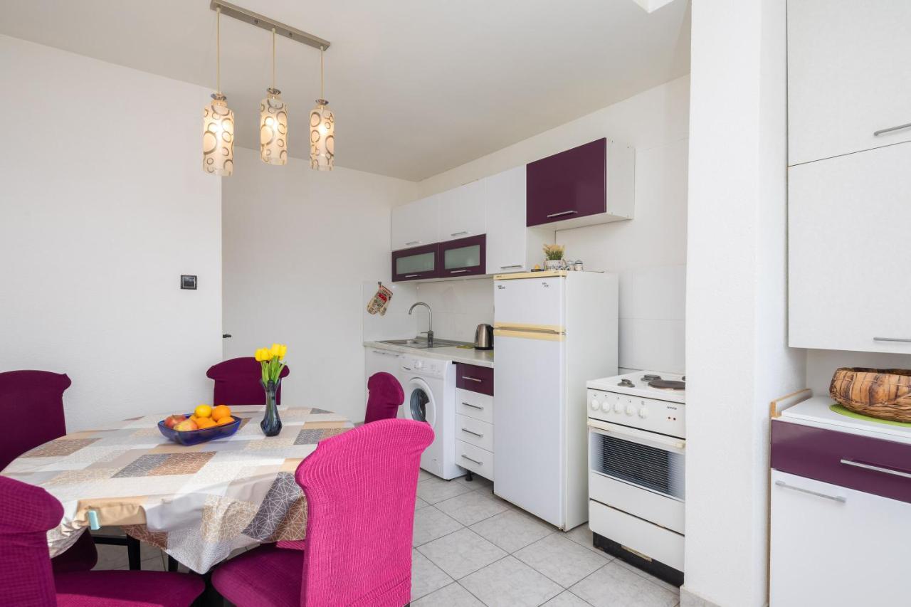 Edita - Apartment In Town Centre Макарска Екстериор снимка