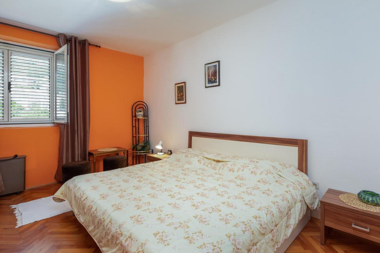 Edita - Apartment In Town Centre Макарска Екстериор снимка