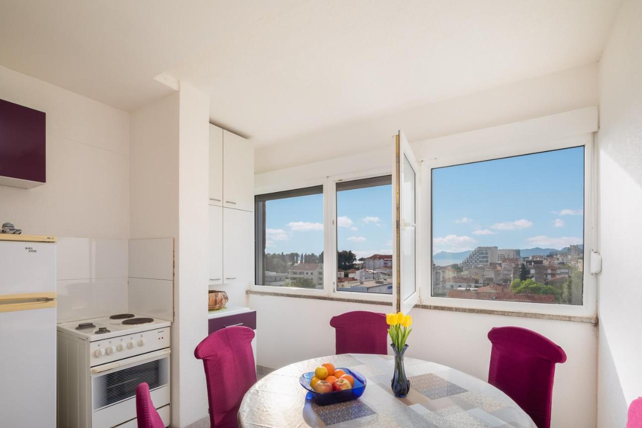 Edita - Apartment In Town Centre Макарска Екстериор снимка